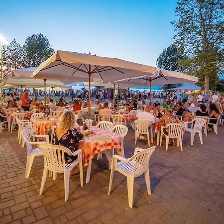 Estivo Safari Tents On Cisano San Vito *